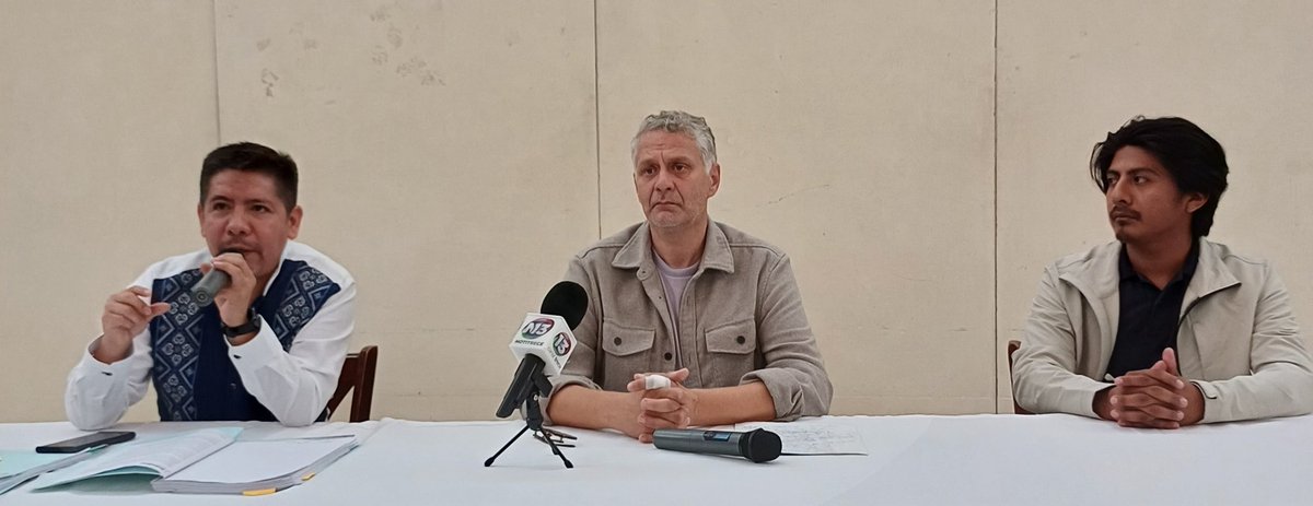CentroNoticiasO's tweet photo. Conferencia de prensa de Christophe Jacques Éric Gallot de orígen Francés, quien denuncia al @MunicipioOaxaca por colocar sellos en su propiedad.
Envivo 👉🏻 https://t.co/zdic08zCLb…
@GobOax @salomonj #Francia #EnbajadaFrancesa #CarteldelDespojo #JorgeMerlo https://t.co/aMXKqQKmyn