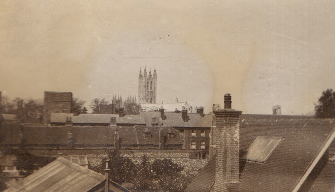 EKHUFTlibraries's tweet photo. For today's theme #EYAUnique we've chosen some photos taken from Kent & Canterbury Hospital when it was located at Longport in the 1920s. This was a unique site for a hospital - on the UNESCO World Heritage Site of the St Augustine's Abbey ruins, with a view of @CburyCathedral https://t.co/6G1r5KDzeg