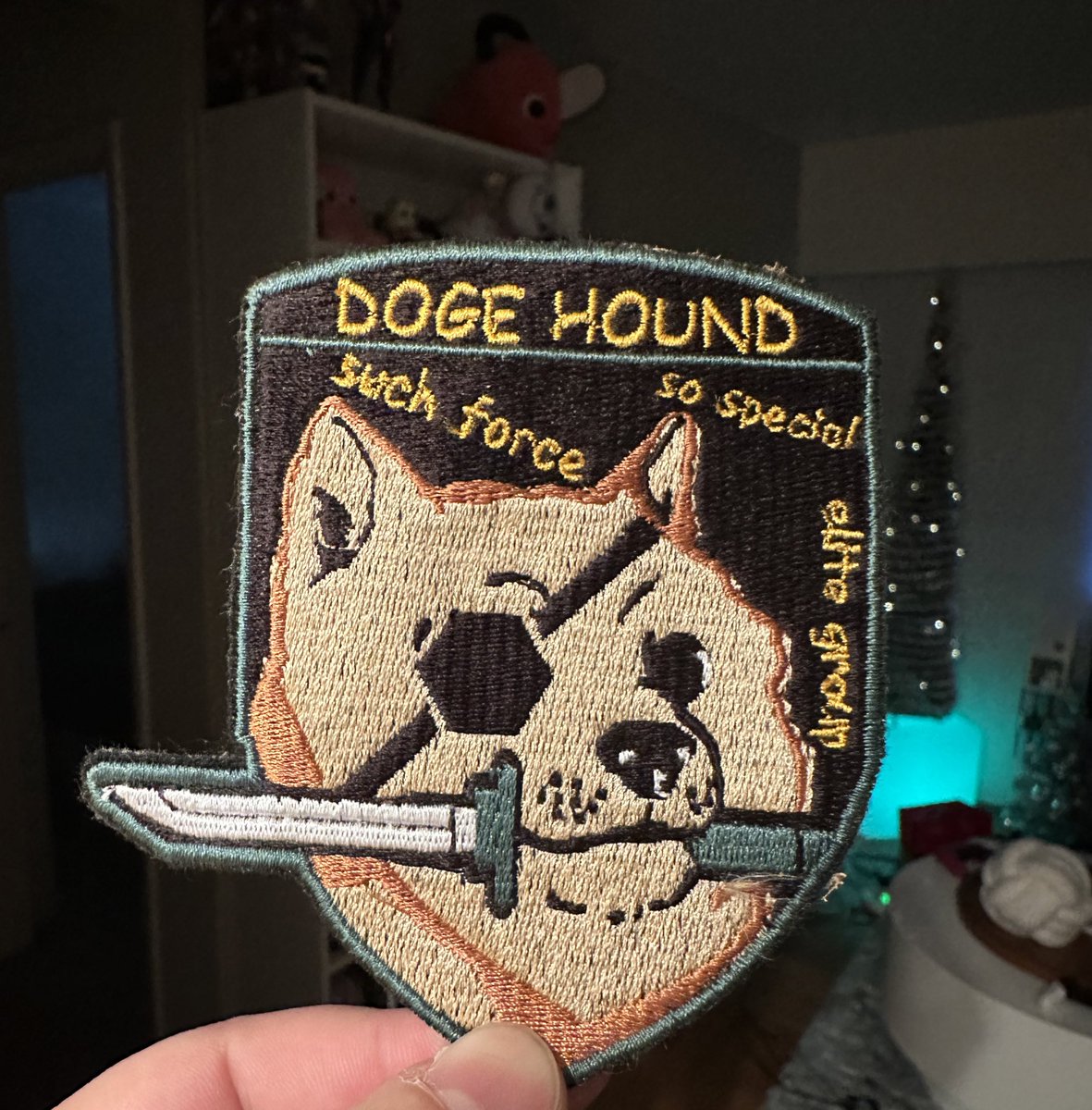 JayKSilver's tweet image. I found this patch that I bought from an artist at an anime con years ago that I thought I lost. Definitely gotta put this on something. 

#MetalGearSolid #foxhound