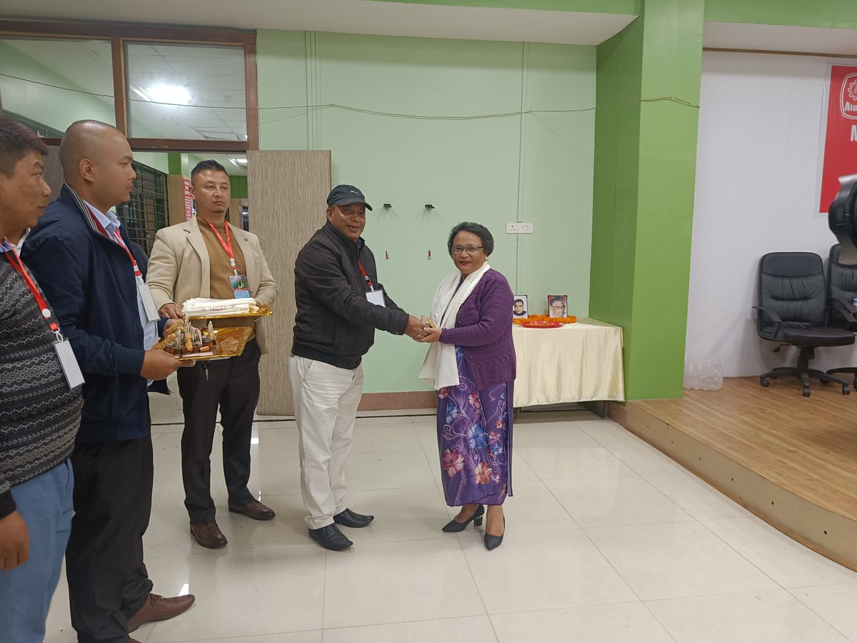 meghalayabea's tweet photo. Felicitation of retired comrades during 11th conference of #MBEA https://t.co/oPJCuJziVB