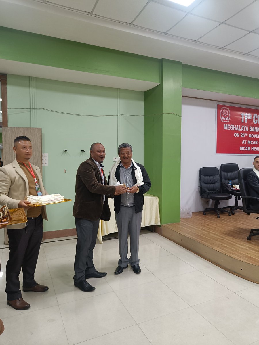 meghalayabea's tweet photo. Felicitation of retired comrades during 11th conference of #MBEA https://t.co/oPJCuJziVB