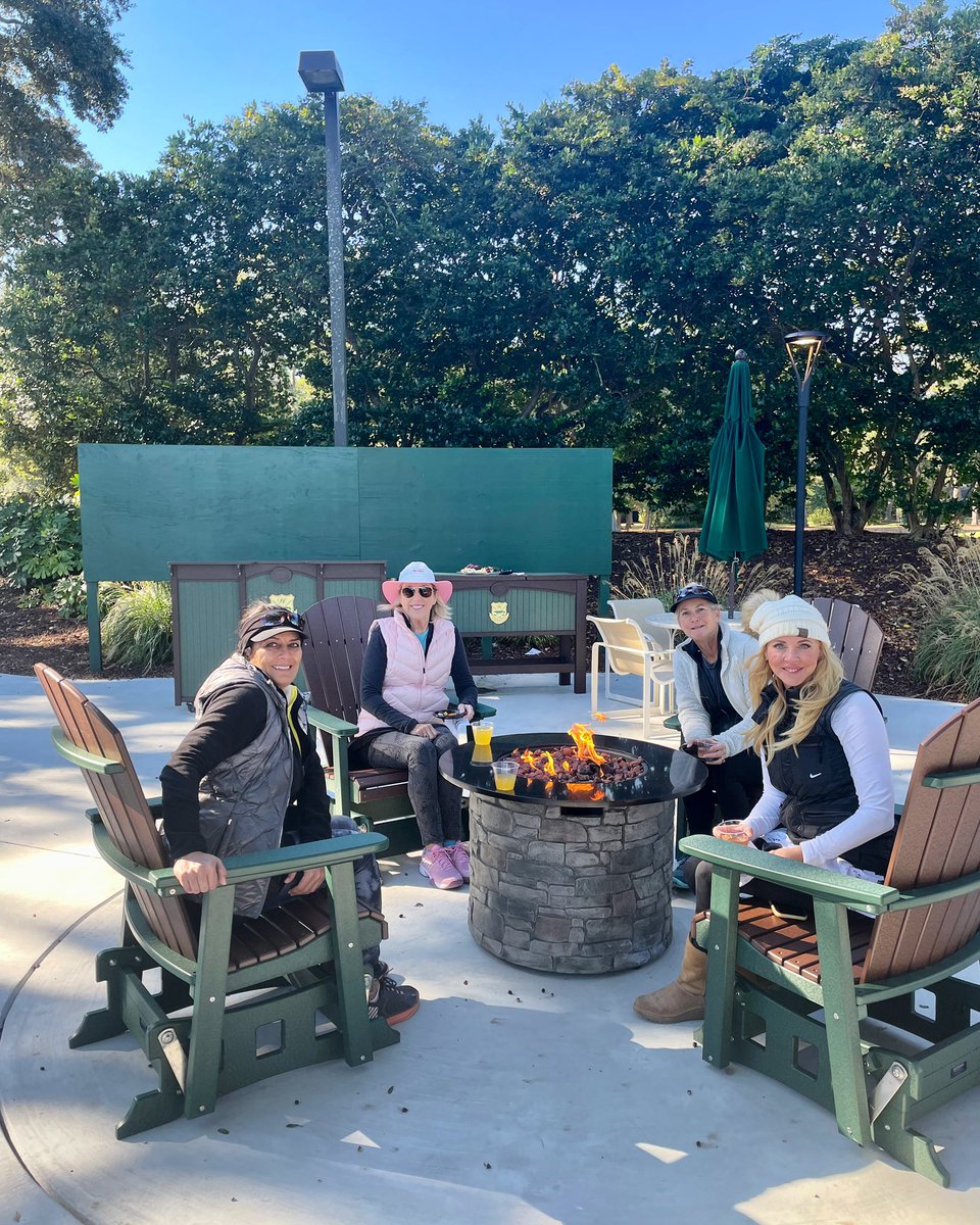 Gather ‘round the fire pit and embrace the chilly weather! 🔥❄️ Enjoying the new Tennis patio after ladies’ clinics with this amazing group. #dunesgolfandbeachclub #dunesclubtennis