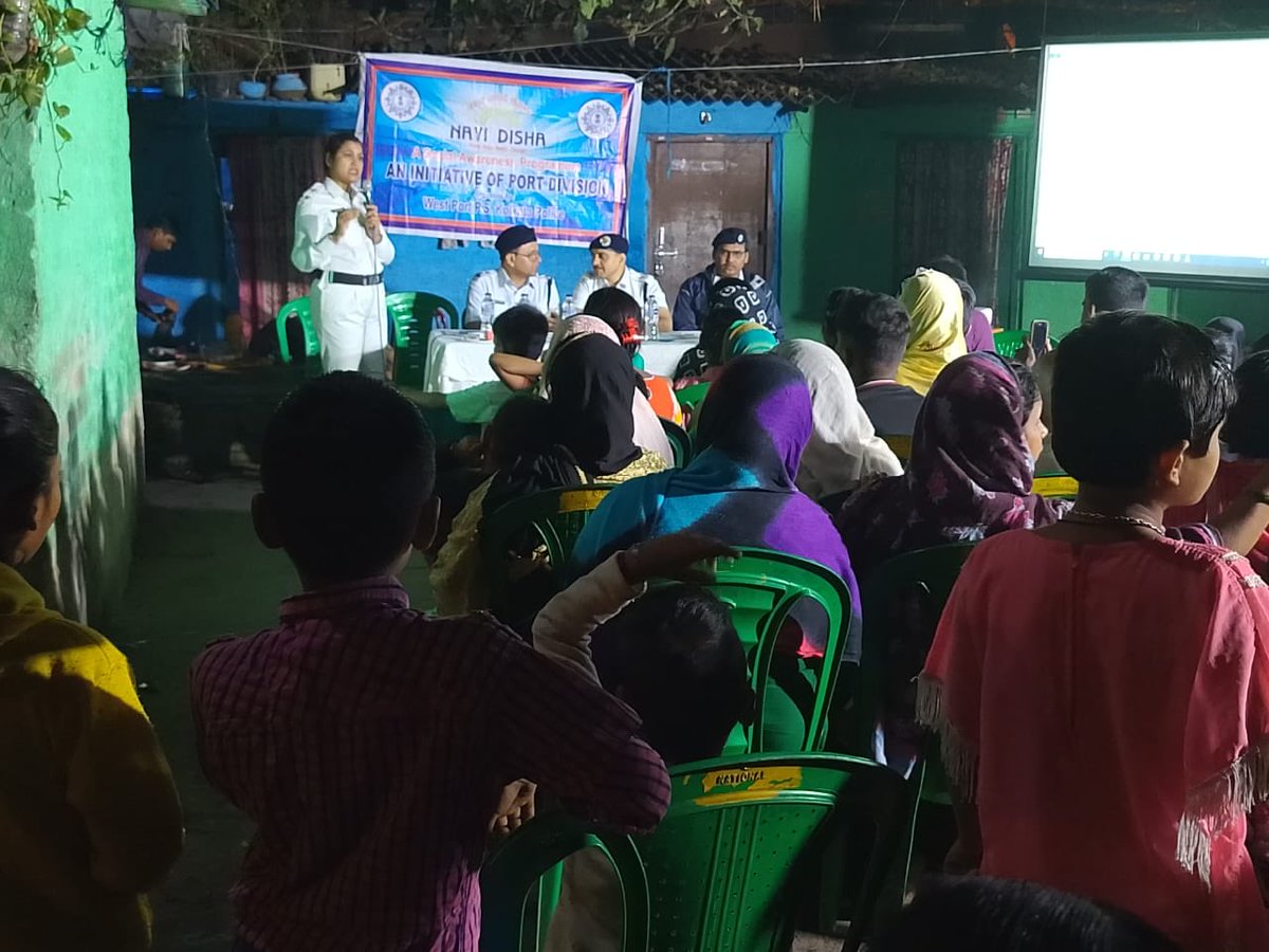 KPPortDiv's tweet photo. Nayi Disha has been a true harbinger of awareness and knowledge for the Port division people, as we have tried successfully to reach out to all the areas  and create a general awareness against the Cyber crimes&amp; its prevention, crimes against girl child &amp; women. https://t.co/GpCSVYfOjx