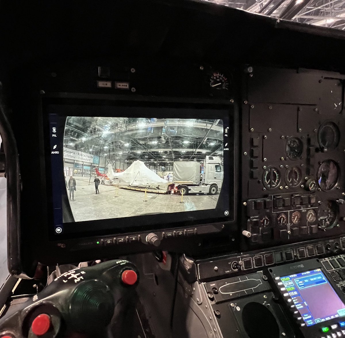 dani_lecu's tweet image. Pues efectivamente el Super Puma que no tenía registro es el G-PUMO, que ahora es un demostrador de tecnología
@EuropeanRotors  @ATAIRE_ORG