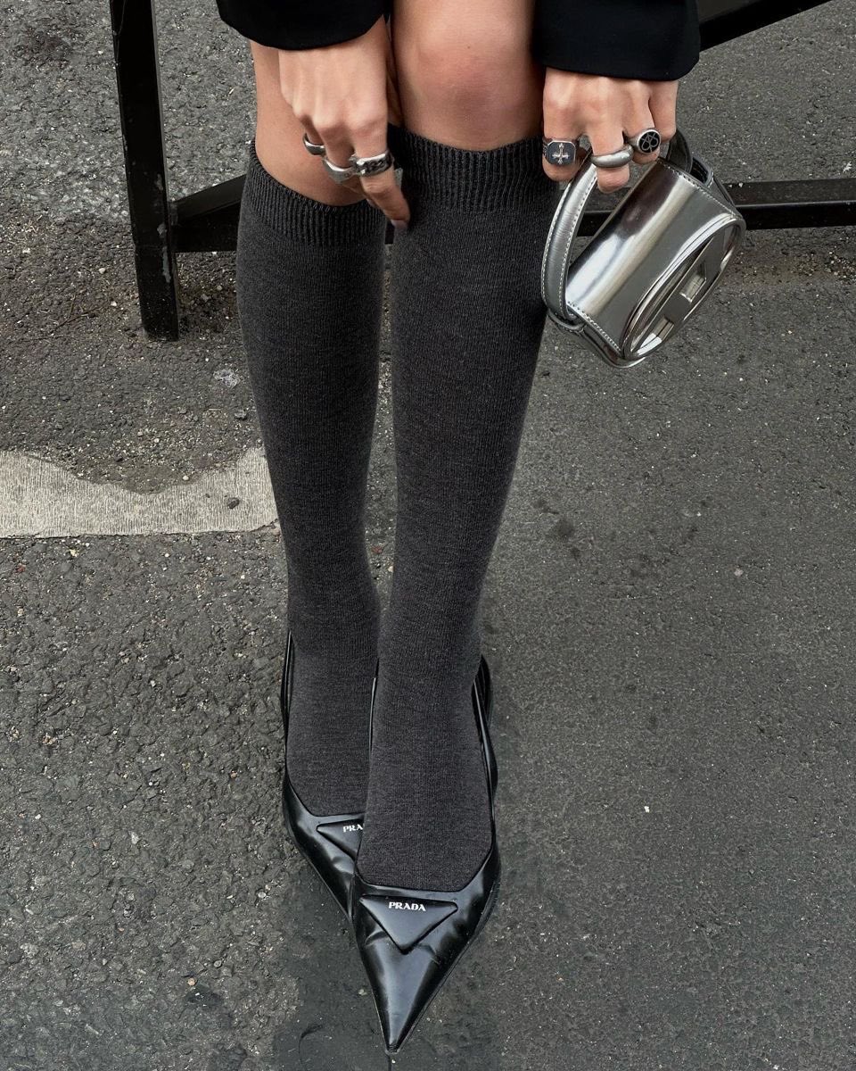 femme fatale tweet media