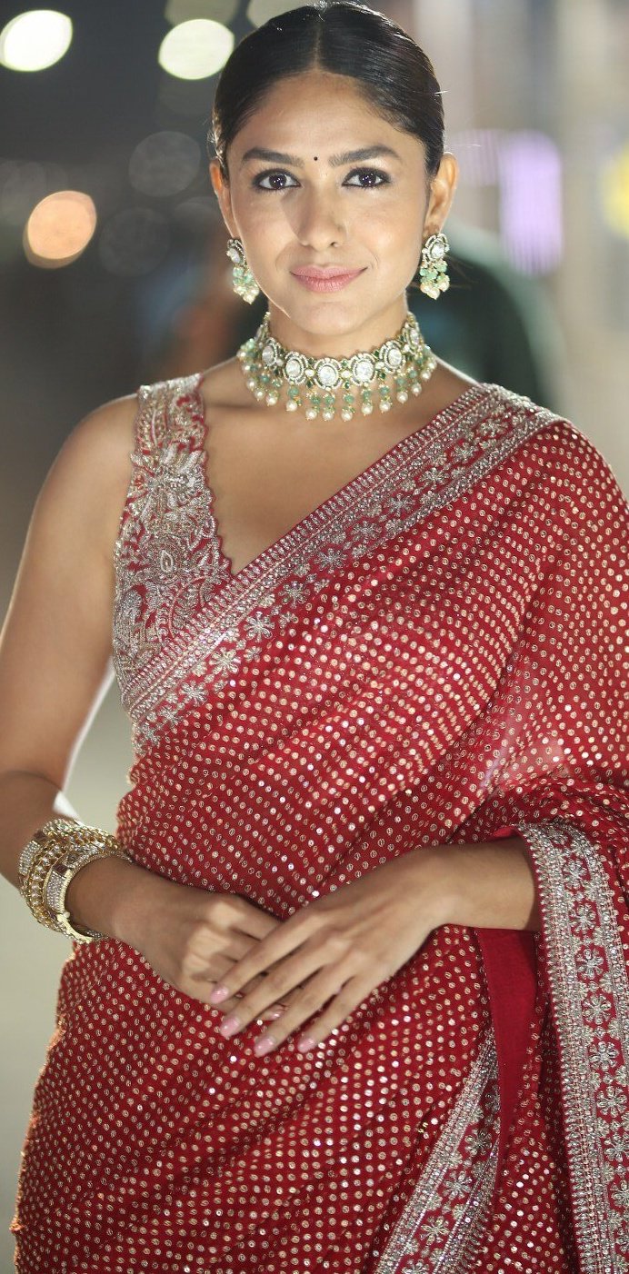 GAHa1QoakAA2cGk?format=jpg&name=large