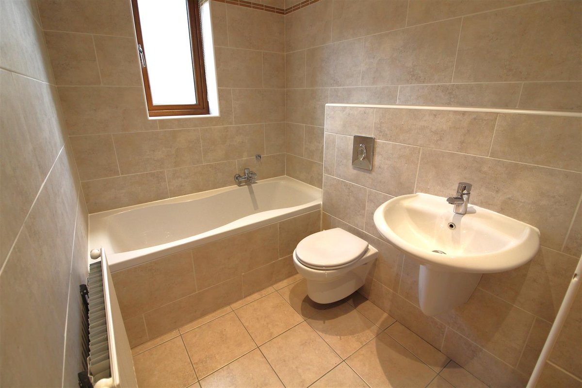 PaisleyProperty's tweet image. **ALMONDBURY BRANCH**

🏡 NEW ON THE MARKET 🏡

Victoria Mills, Holmfirth - Offers Around £325,000

ENERGY RATING: C / FREEHOLD / COUNCIL TAX BAND; D

paisleyproperties.co.uk/property/victo…

Call us ☎️

📞Almondbury: 01484 443922

#PaisleyProperties #EstateAgent #HD9 #Holmfirth #PropertyForSale