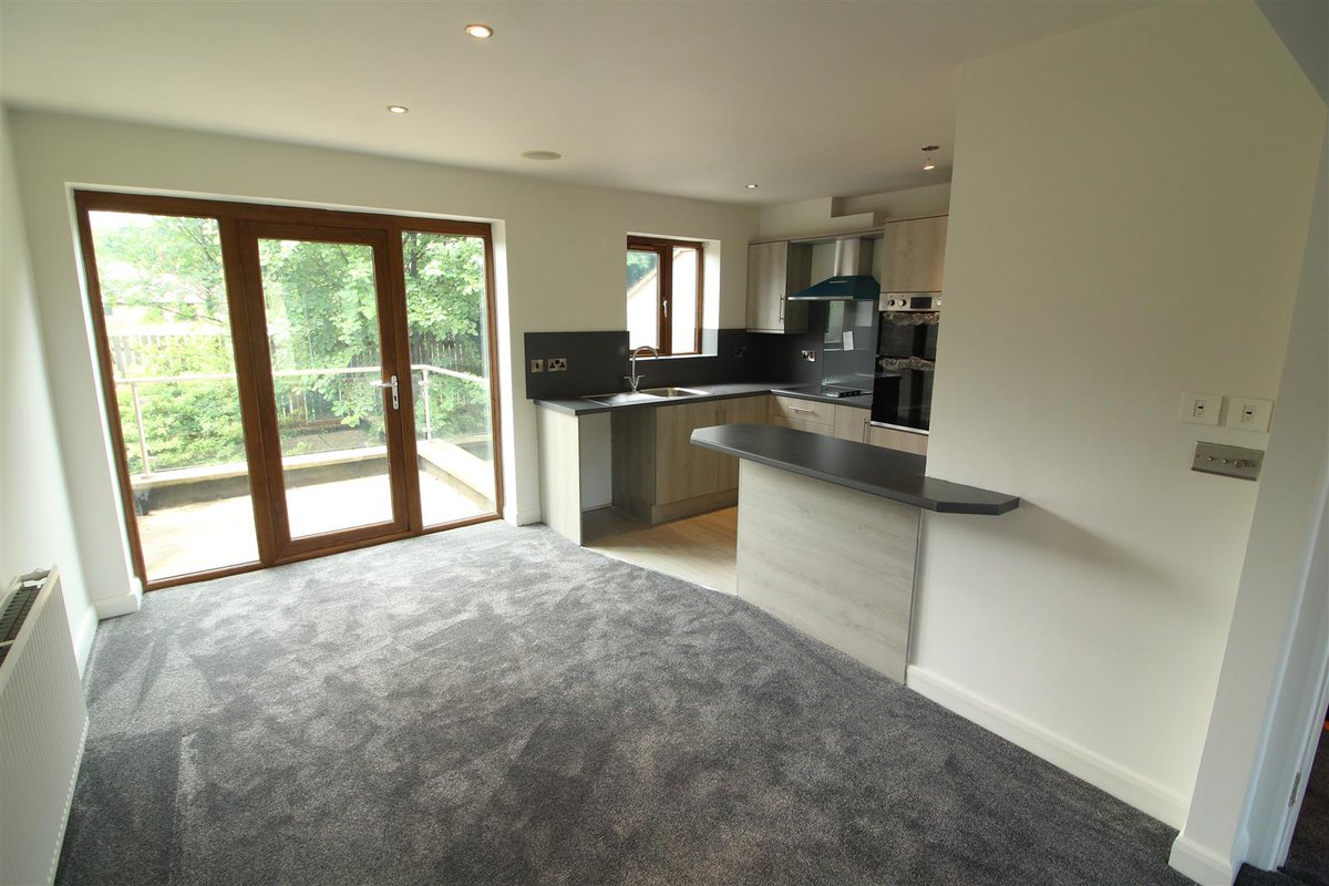 PaisleyProperty's tweet image. **ALMONDBURY BRANCH**

🏡 NEW ON THE MARKET 🏡

Victoria Mills, Holmfirth - Offers Around £325,000

ENERGY RATING: C / FREEHOLD / COUNCIL TAX BAND; D

paisleyproperties.co.uk/property/victo…

Call us ☎️

📞Almondbury: 01484 443922

#PaisleyProperties #EstateAgent #HD9 #Holmfirth #PropertyForSale