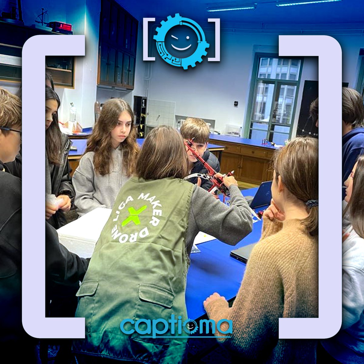 📷 Continuamos progresando con la formación a los equipos de la zona sur participantes en la #ligamakerdrone, impulsada por <a href="/FundacionBarrie/">Fundación Barrié</a>  e @ITGGalicia . Impresionados con el nivel de compromiso, motivación y talento que percibimos. 📷📷 #drones #educación