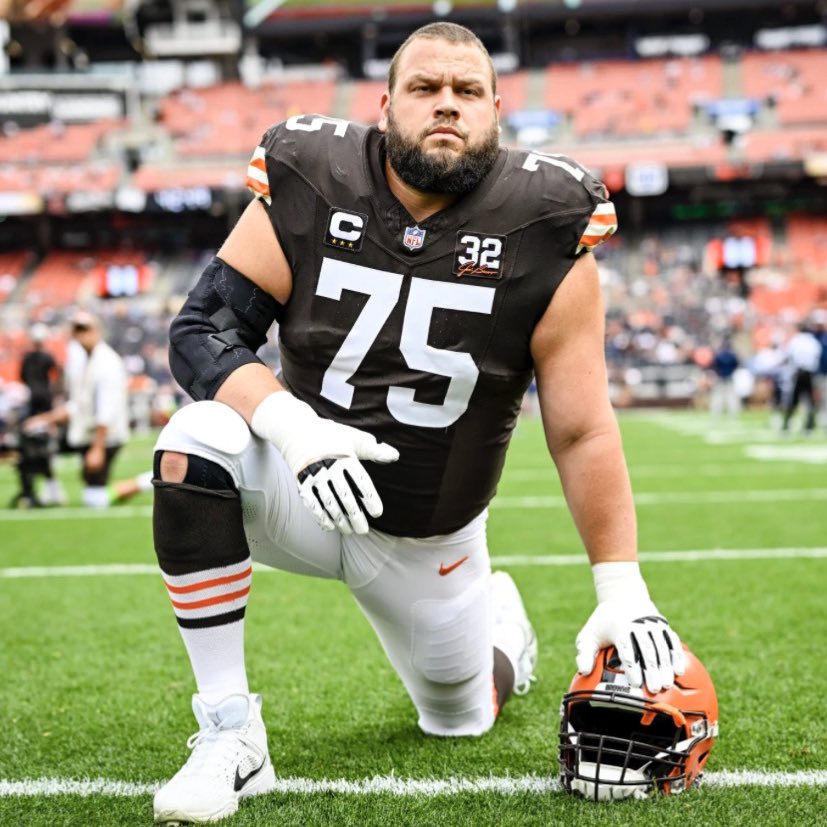 Joel Bitonio #ProBowlVote    

Repost to help get <a href="/JoelBitonio/">Joel Bitonio</a> to the Pro Bowl. 🙌

#Browns x #NFL