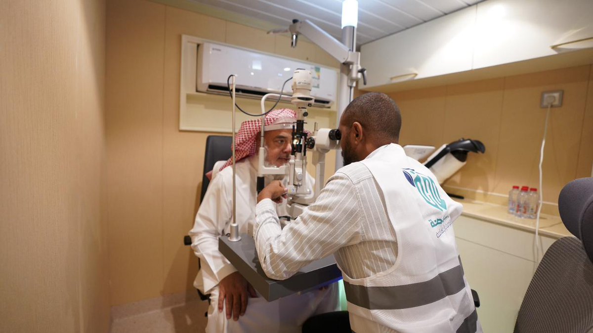 MaknonOrgSa's tweet photo. بالتعاون مع جمعية صحة للتوعية والرعاية الصحية، استقبلت #جمعية_مكنون صباح اليوم الأربعاء عيادة العيون المتنقلة لإجراء فحوصات النظر لمنسوبي الجمعية.
@sehahorg https://t.co/Fe4tKXFuF9