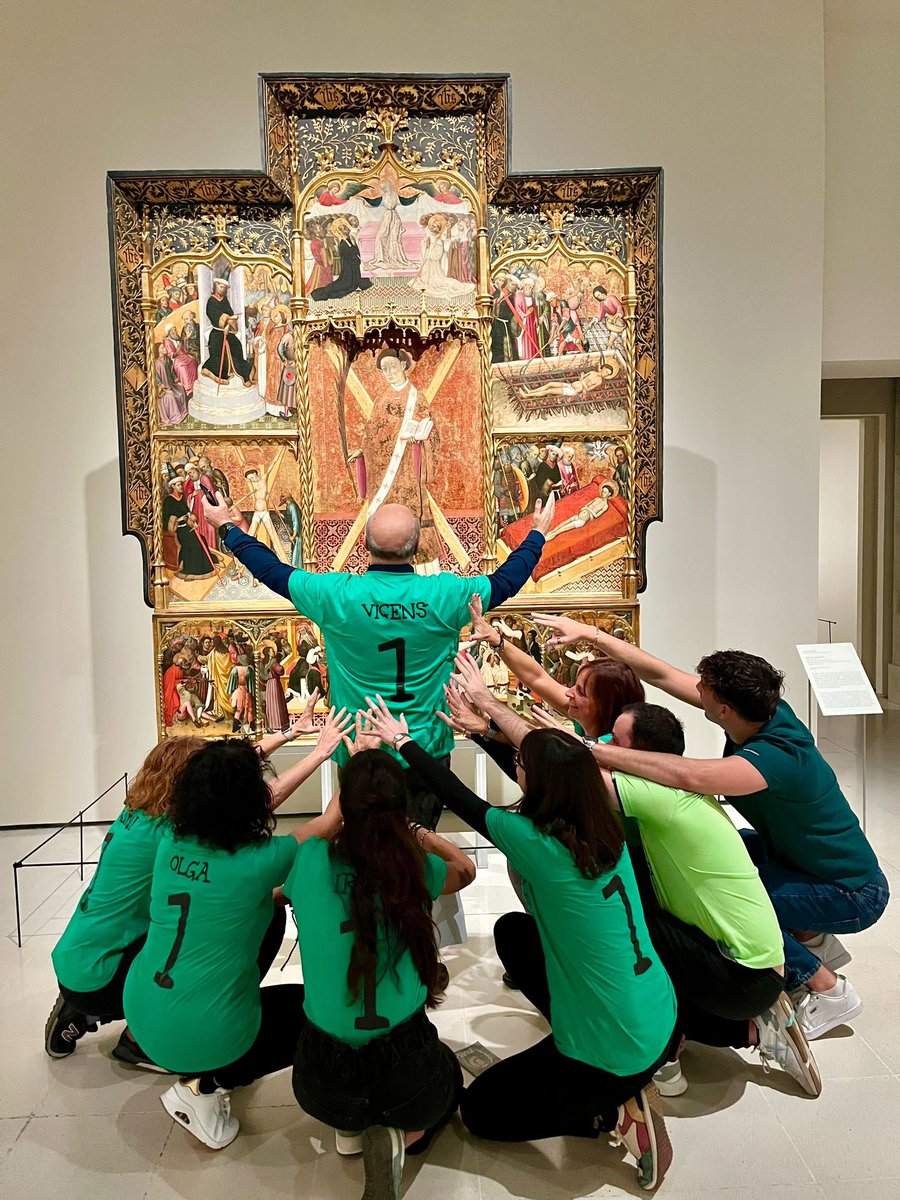 MuseuNac_Cat's tweet photo. Jornada d'equip al museu! L'EAP del CAP Poblenou ha pogut gaudir aquest matí d'una activitat d'arts en salut per diferents sales del MNAC. Una experiència innovadora on dialoguen les arts i la salut amb resultats espectaculars. Fins la propera! @icscat https://t.co/wIBsu9mE0y