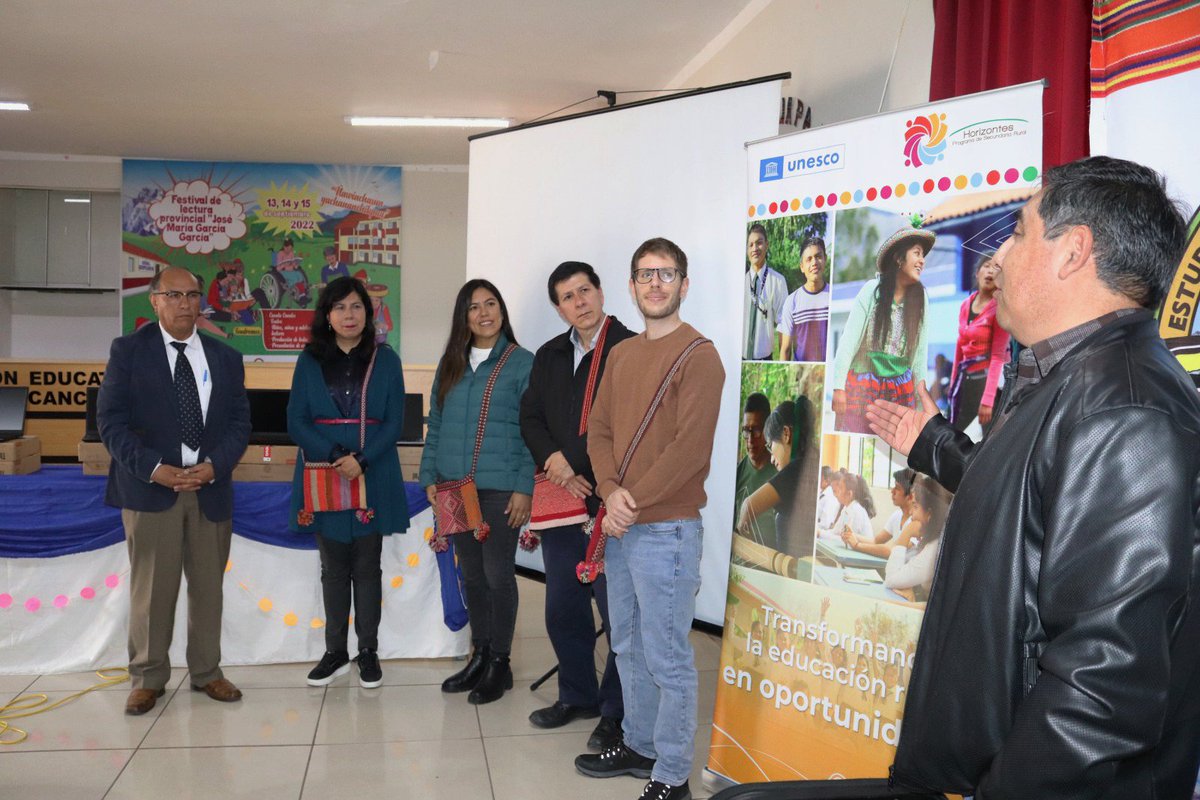 UNESCOperu's tweet photo. 📚🤓 @LenovoLatam, aliado estratégico del #ProgramaHorizontes de UNESCO Perú, impulsa la educación digital en zonas remotas del Cusco con la donación de 37 laptops 💻 que beneficiará a 221 estudiantes y 24 docentes de tres escuelas rurales.
#EduTecRural #HorizontesDigitales https://t.co/9uB2AwEKOa