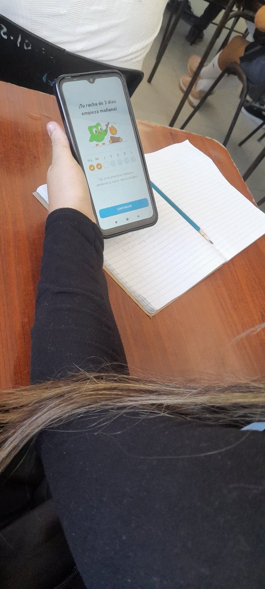HEYHDITAP_2006's tweet photo. Uno sin saber español,pero duolingo nos enseña inglés
#duolingo https://t.co/O46smAbHcS