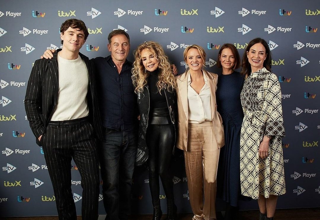 calamupdates's tweet photo. — Calam Lynch + Archie Team https://t.co/YTotMKIlEI