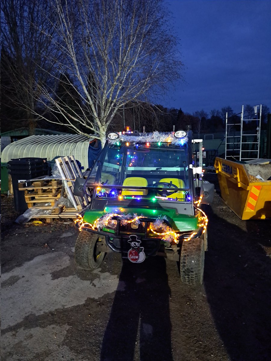 The grounds team getting in the Christmas spirit  🎄 🎅 ❄️☃️
#ChurchersGrounds