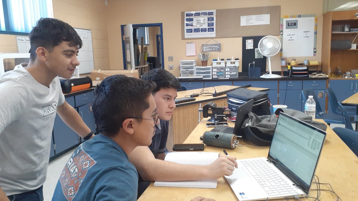 FabensTSTEM's tweet photo. Oh RockSim how we missed you! Designing Oberth rockets, Moonshine and Hellcat, on rocket simulation based on mathematical calculations. #SOS #systemsgo @D_Aguayo_CTE @FabensISD @FabenHS_AAcosta https://t.co/atfpdHgflI