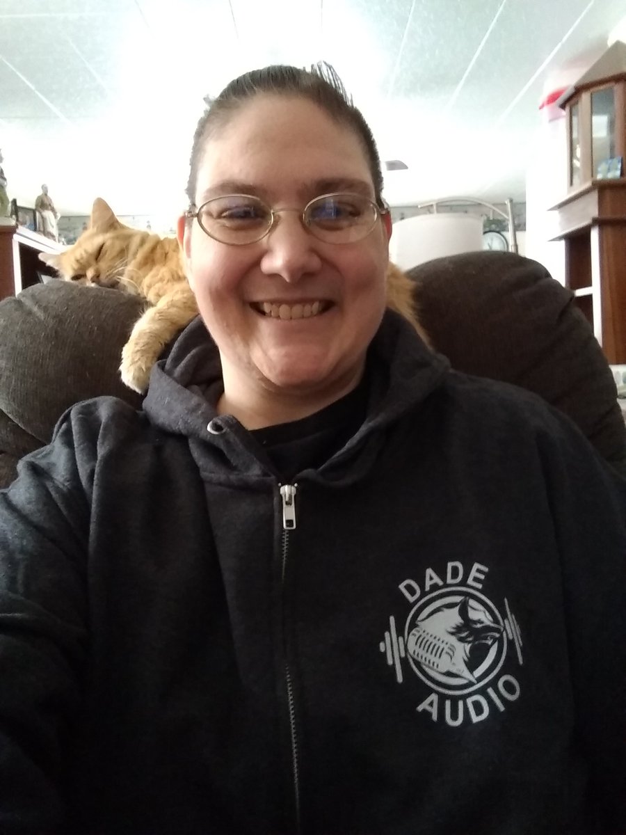 Sammibear20's tweet photo. Thank you @DisneyFan2022 for this wonderful gift and a chance to win it. I love it so much. Super soft and warm. #releaseyourwolf https://t.co/nrEXMDEyX6