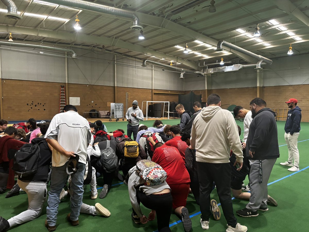 Coach Graves tweet media