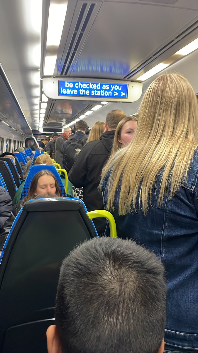DevonJ58's tweet photo. @LouHaigh @EastMidRailway 2 coaches Leeds to Sheffield at peak time tonight
Don’t worry though no one is travelling, especially commuters
😡 https://t.co/Yoor5MyCTu