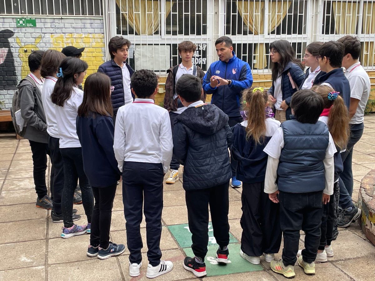 SaintGaspar's tweet photo. En el torneo de ajedrez organizado por movimiento ajedrez escolar, realizado en el Colegio Eduardo Frei Montalva de Ñuñoa, que convoco a 172 alumnos de 34 colegios de Santiago. Nuestro Colegio fue representado por 19 alumnos/as. #ajedrez #deporte  #colegioñuñoa #admisión2024 https://t.co/Em3KoyfrOS