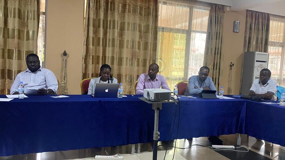 Are #aflatoxins under control in Rwanda? 🇷🇼

Today in collaboration with <a href="/RwandaFDA/">Rwanda Food and Drugs Authority</a>, we hosted a Technical Working Group (RSB, RICA, UR-CAVM) to validate #aflatoxin results from Agravision and Liquid Chromatography mass spectrometry (LCMS) on a pilot survey of maize flour🌽

We