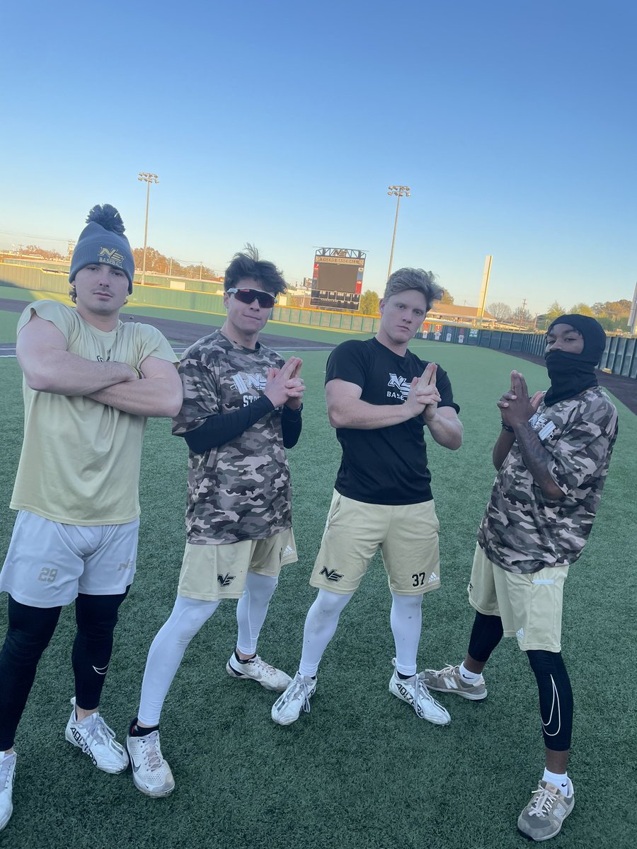 NEMCCBASEBALL's tweet photo. Push-up Indy Champs @Jayhuggins_24 108 @ijacktaylor 95 @Graves9Conner 80 @HolidayLayth 77 #FrigaGames #TIGERTOWN https://t.co/6SzuoKpFaC