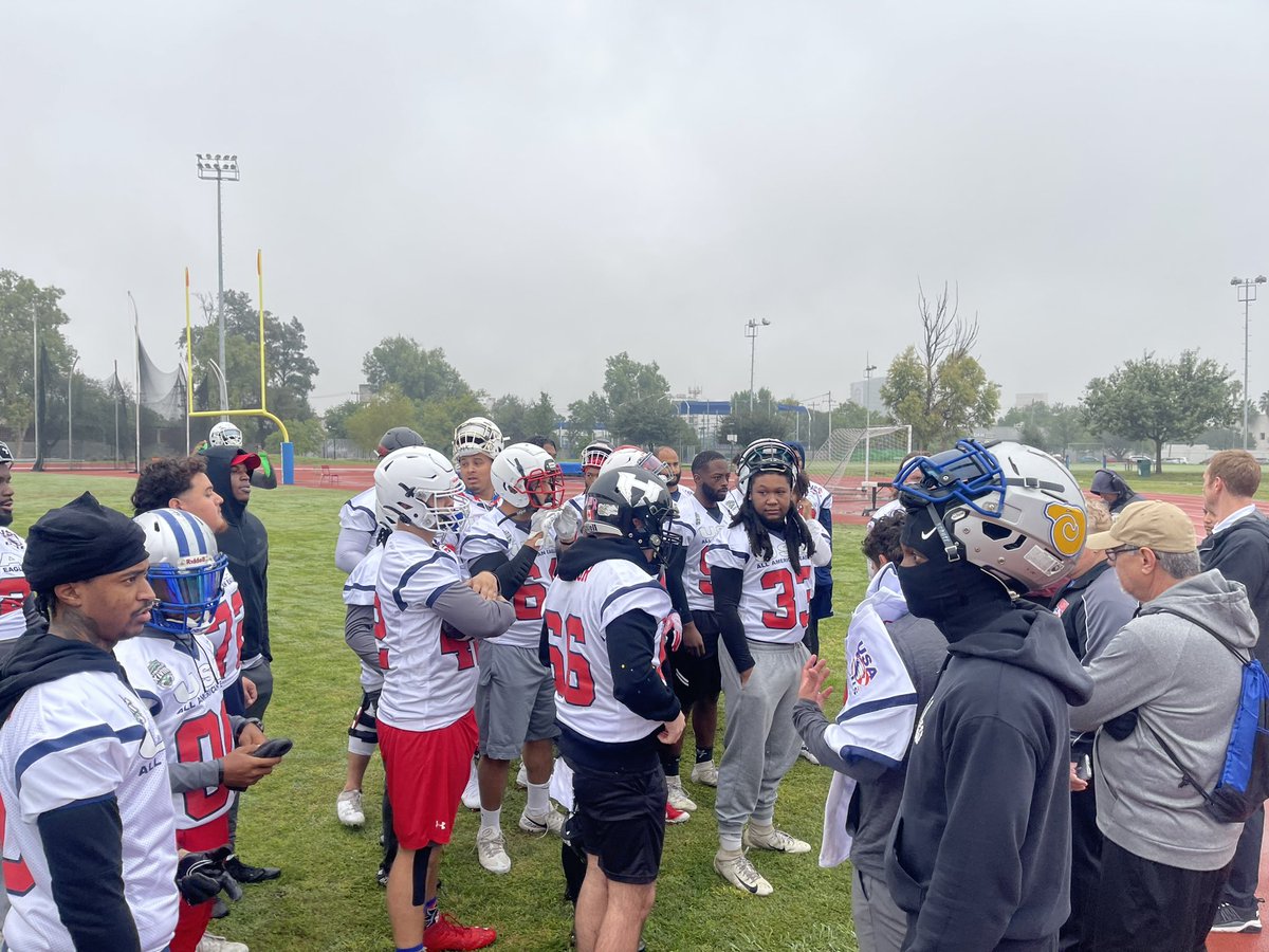 DeralMillerFB's tweet image. Day 1 of game prep and practice #1 of 2 today in Mexico… #TeamUSAvTeamMexico

Meetings, installs, walk throughs and then it’s go time! 4 practices to install a whole game plan by Friday! Let’s get it!!

#ApplyingPressure #OffensiveCoordinator