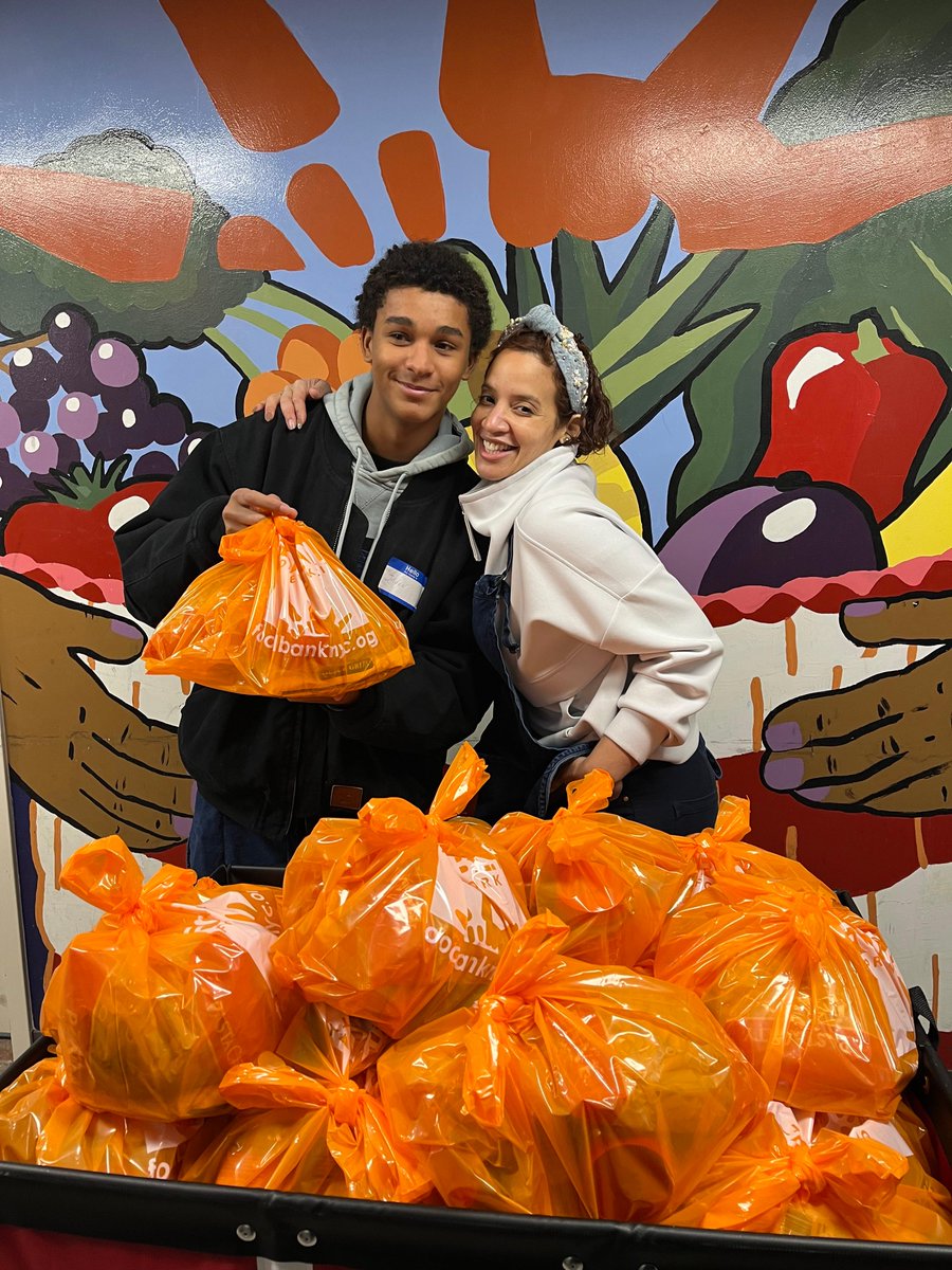 FoodBank4NYC's tweet photo. We were honored to welcome #JadenMichael and #DaschaPolanco to our Community Kitchen yesterday for a special #GivingTuesday food repack with @FeedingAmerica! In just a few hours, they packed hundreds of pantry bags full of produce and shelf-stable foods for Harlem families. 🧡 https://t.co/M7863i9ISp