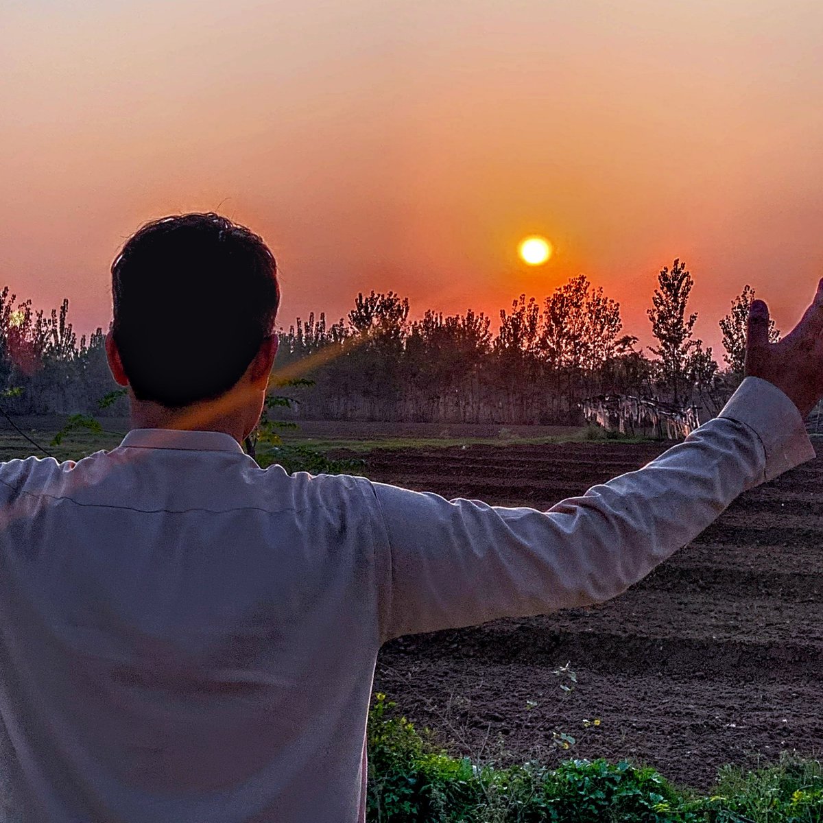 khankhan557161's tweet photo. #NewProfilePic https://t.co/DR8bzaSPVk