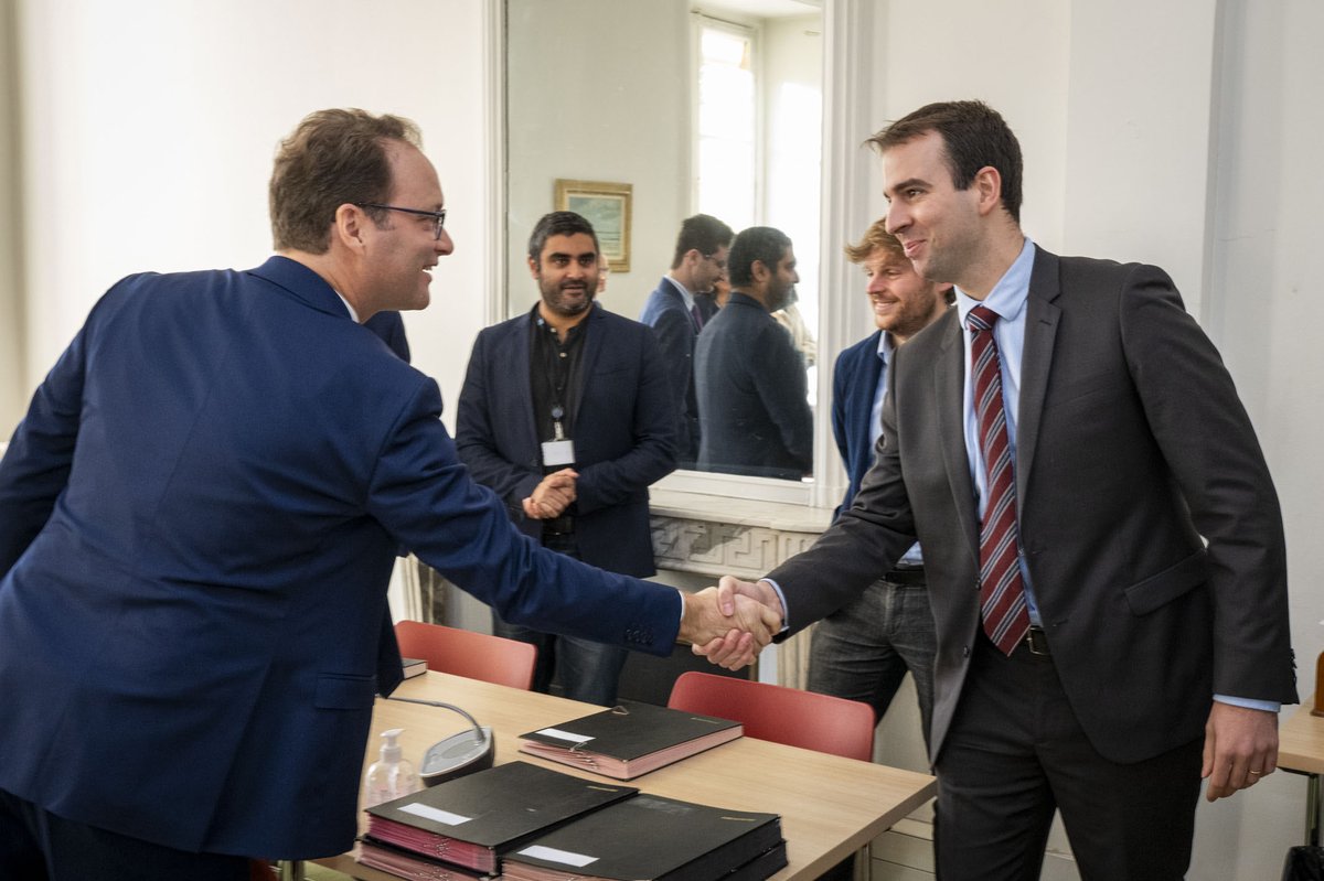 CFTC_Parlement's tweet photo. Journée importante pour les collaborateurs parlementaires de l’@AssembleeNat : l’accord collectif signé aujourd’hui sur le télétravail est un pas de plus dans l’amélioration des conditions de travail, en attendant une convention collective globale.
#directAN https://t.co/IY6ALYqz1n