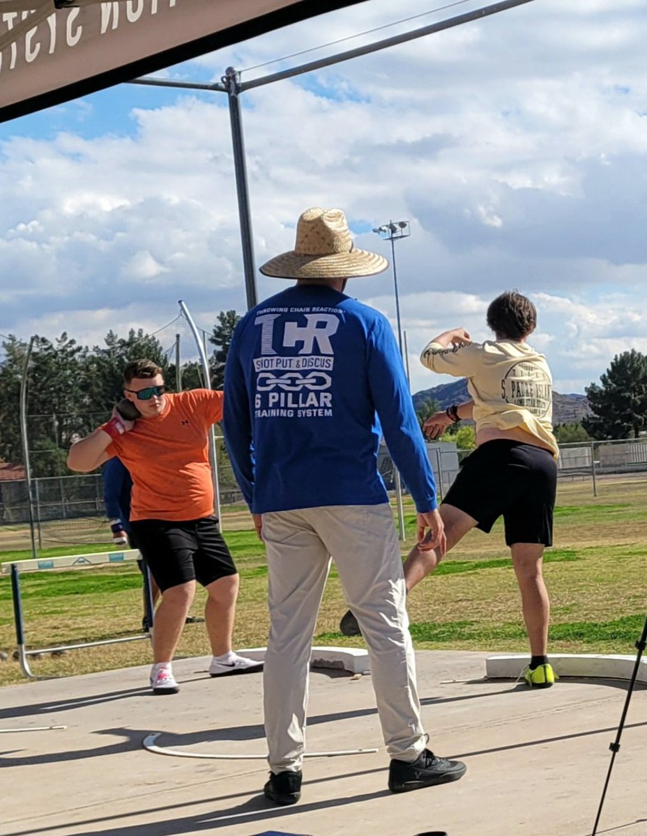 ZCharanza's tweet photo. I had an great Camp in Phoenix training for couple of days with Coach Erik Johnson @aretethrows 
Can't wait for Track season. 
#biggoals
#reachinggoals
#bigthrows https://t.co/Q2WVNcqqAN