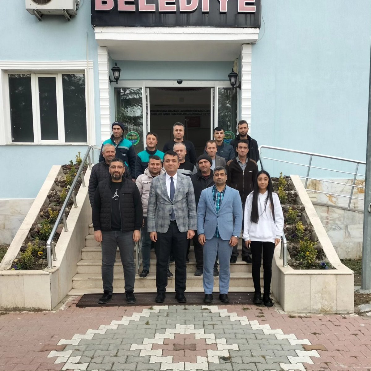 GebecelerBld's tweet photo. Sayın Vali Yardımcımız Mehmet KEKLİK  Beldemizde yapılması gereken çalışmalarla ilgili belediye personeli ile istişare toplantısı gerçekleştirmiştir. @mehmetkeklik94 @AfyonValiligi https://t.co/WrbkCyOpTx