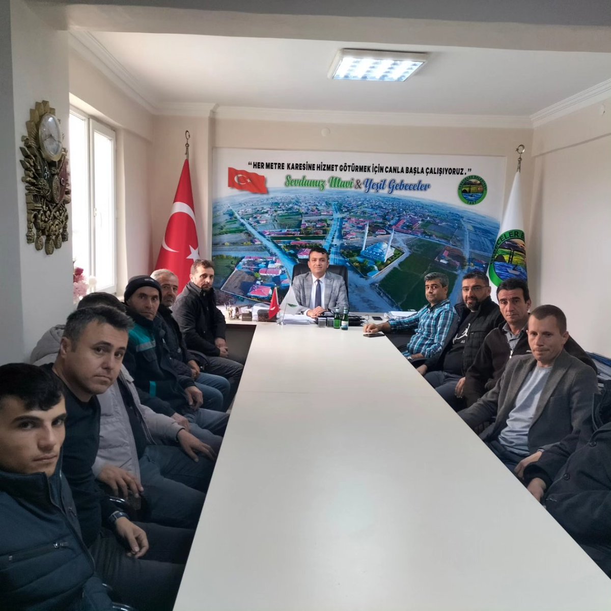 GebecelerBld's tweet photo. Sayın Vali Yardımcımız Mehmet KEKLİK  Beldemizde yapılması gereken çalışmalarla ilgili belediye personeli ile istişare toplantısı gerçekleştirmiştir. @mehmetkeklik94 @AfyonValiligi https://t.co/WrbkCyOpTx