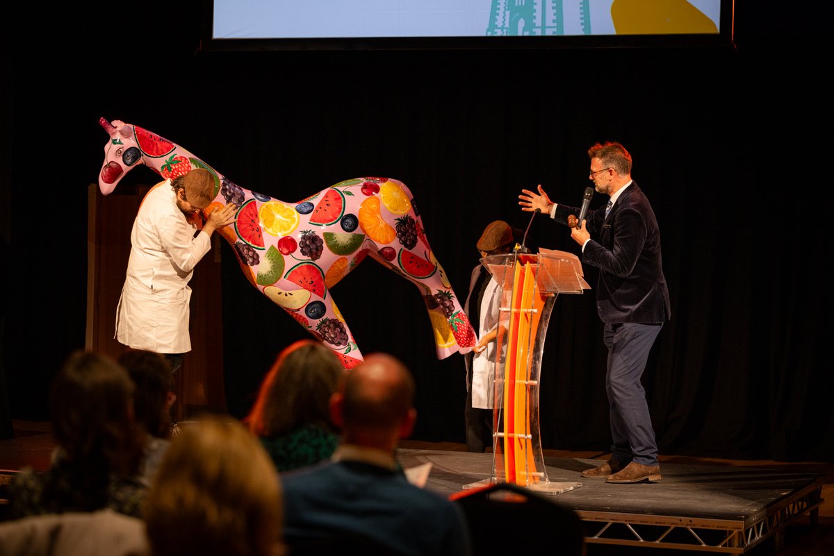 🦒Last week 30 artist-decorated giraffes from the #CroydonStandsTall trail were auctioned to support Crisis, raising a staggering £58,000!!! A giraffe sized THANK YOU! to @wildinart, @CroydonBID & all the bidders! You're making a difference - one giraffe at a time.💕