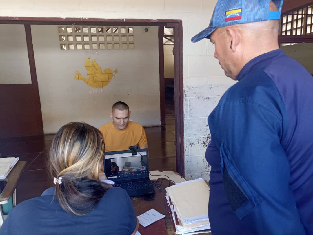 Nuestro equipo multidisciplinario continúa en abordaje del operativo Revolución Judicial en atención a la población penitenciaria del país. Mantenemos activadas las 6 salas de telemática para evaluaciones psicosociales, así como también los equipos evaluadores presenciales.