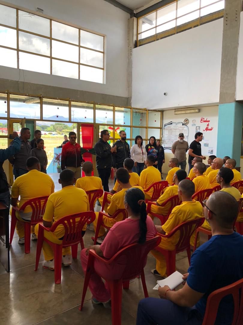 Derecho_paz's tweet photo. Nuestro equipo multidisciplinario continúa en abordaje del operativo Revolución Judicial en atención a la población penitenciaria del país. Mantenemos activadas las 6 salas de telemática para evaluaciones psicosociales, así como también los equipos evaluadores presenciales. https://t.co/pvwxxOxyp7