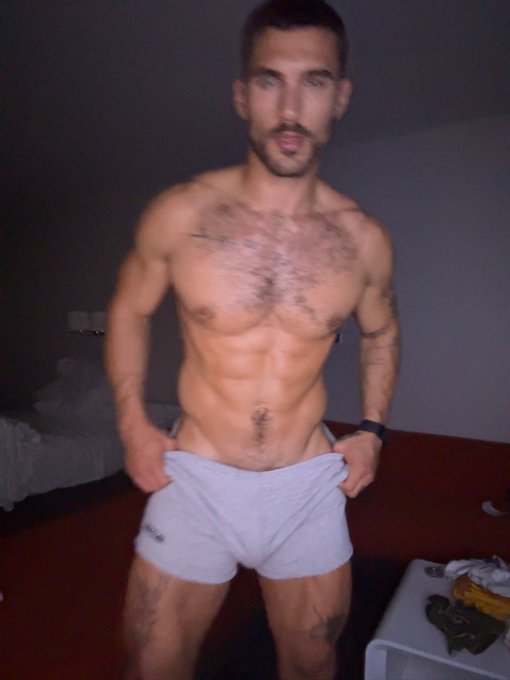 🫨🫨 https://t.co/G9dCfina6Q