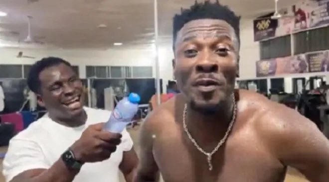‘My Second god’ - Asamoah Gyan Reacts to Prophet Adu Boahen's Viral Sermon About Him And Baffour Gyan pakmediagh.com/2023/11/29/my-…