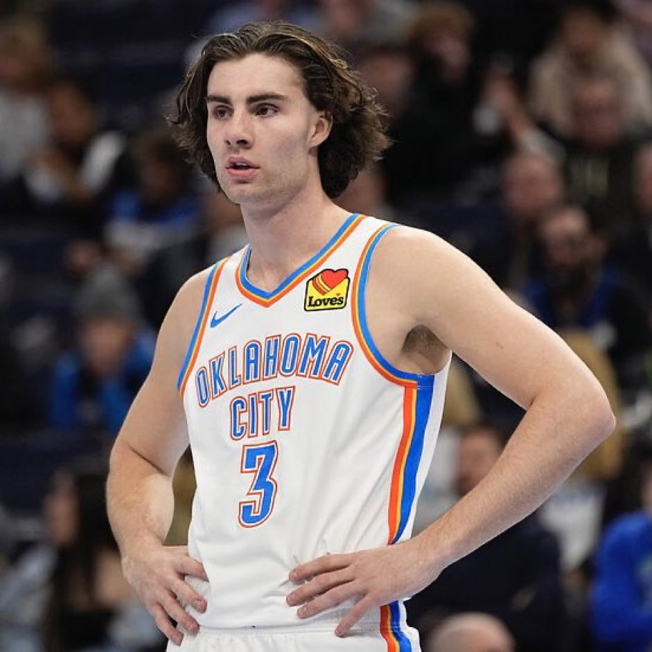 Daily Loud tweet media