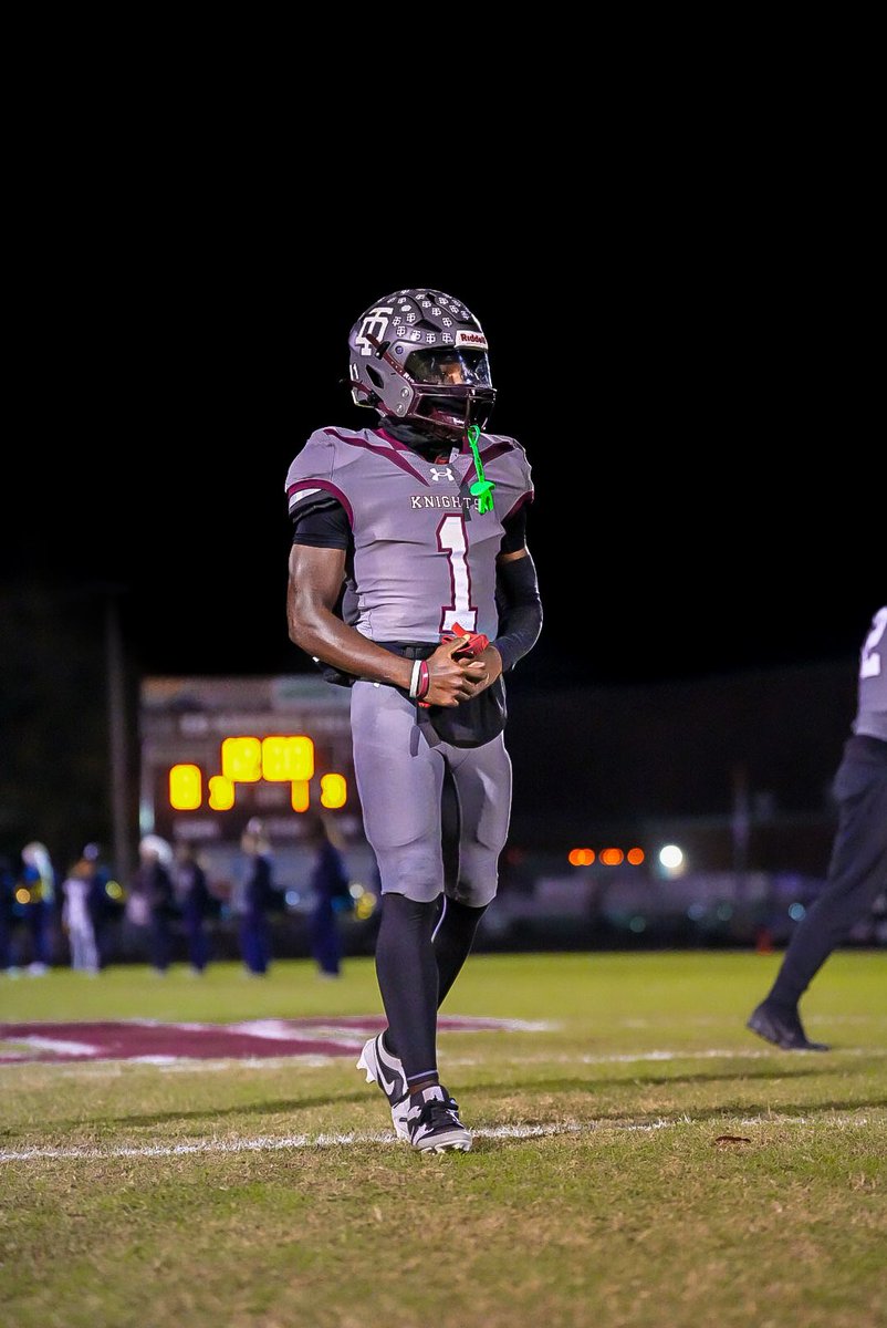 Senior Szn Film
1,947 All Purpose Yards
17 Touchdowns 
Offensive All-County Team
hudl.com/v/2MevLZ