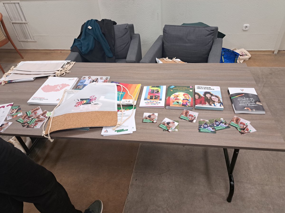 Our Hungarian partners participated in a conference organised by the LGBT section of the Hungarian Psychologists Association titled ‘LGBTQ+ well being in the 21st century’. The Colourful Childhood handbooks proved to be super popular, and quickly disappeared from the table.