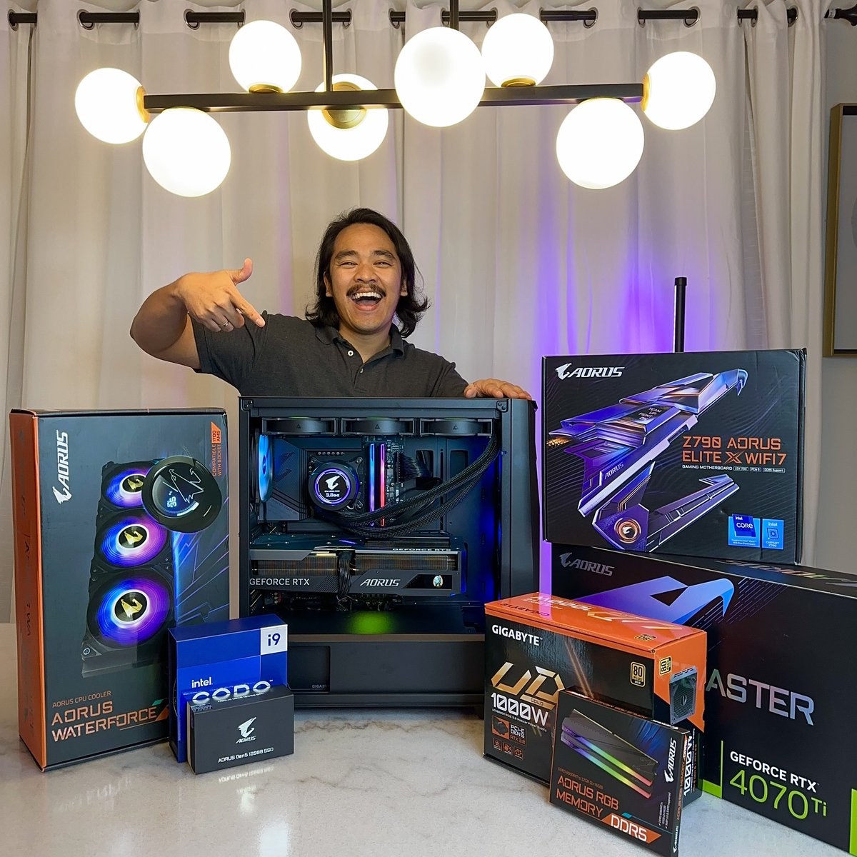 The man himself Dino with his new masterpiece! 🙌

Good luck to everyone who entered the giveaway; final day to enter is November 30th at 11:59pm PST! 🕰️

If you haven’t entered, go to the 🔗 here! 👉 aorus.io/AORUSxDinocorn…

#AORUS #GIGABYTE #Gaming #GamingCommunity #Giveaway