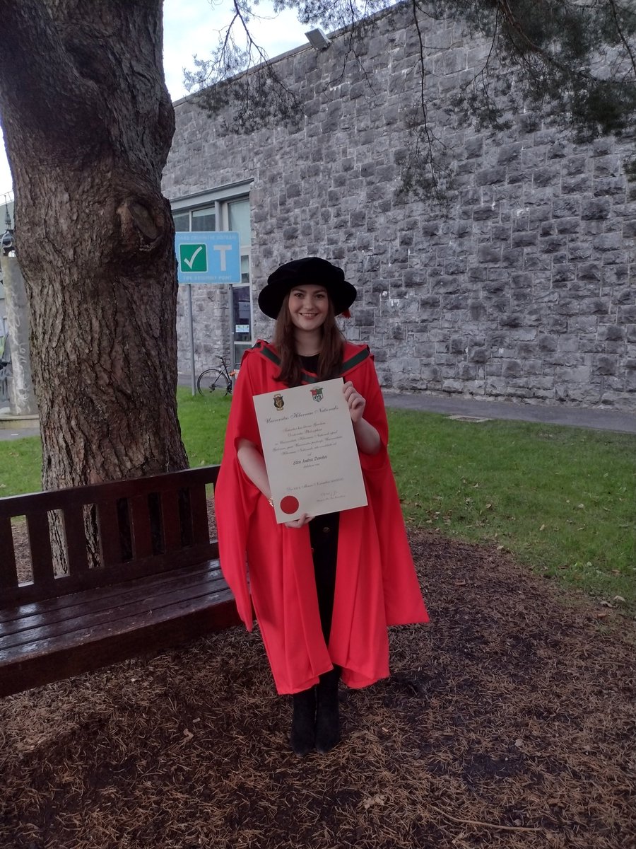 Massive congrats to Ellen @EllenDonohoe9 graduating with a PhD in Medicine of @uniofgalway today. Fantastic achievement and many thanks for all your hard work funded by @IrishResearch. Thanks also to Co-PIs @aideenryan1 and @olivertreacy1. Best of luck in your future career 💪