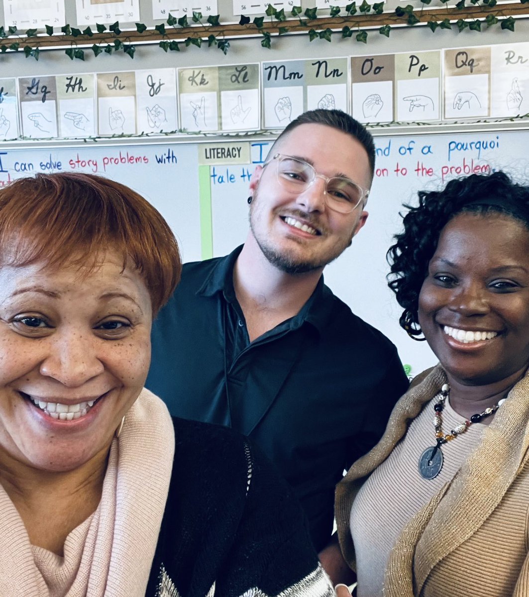 MrJacobDenning's tweet photo. Honored to be named @smithmagnetes DKP First Year Teacher of the Year ❤️
#firstyearteacher #education #global #3rdgrade https://t.co/bPwumyM0Lf