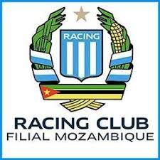 periodistan_'s tweet photo. 26) El carnaval mozambiqueño es muy lindo también. Lo vi en el norte, una pequeña ciudad llamada Mocimboa da Praia...

Ah, y tenemos al gran padre @P_JuanGabriel, fundador del Racing Club de Mozambique, un verdadero capo: ¡Saludos!
Ahora sí, fin...

¿Y a dónde seguimos viaje? https://t.co/ha6TIX5JJp