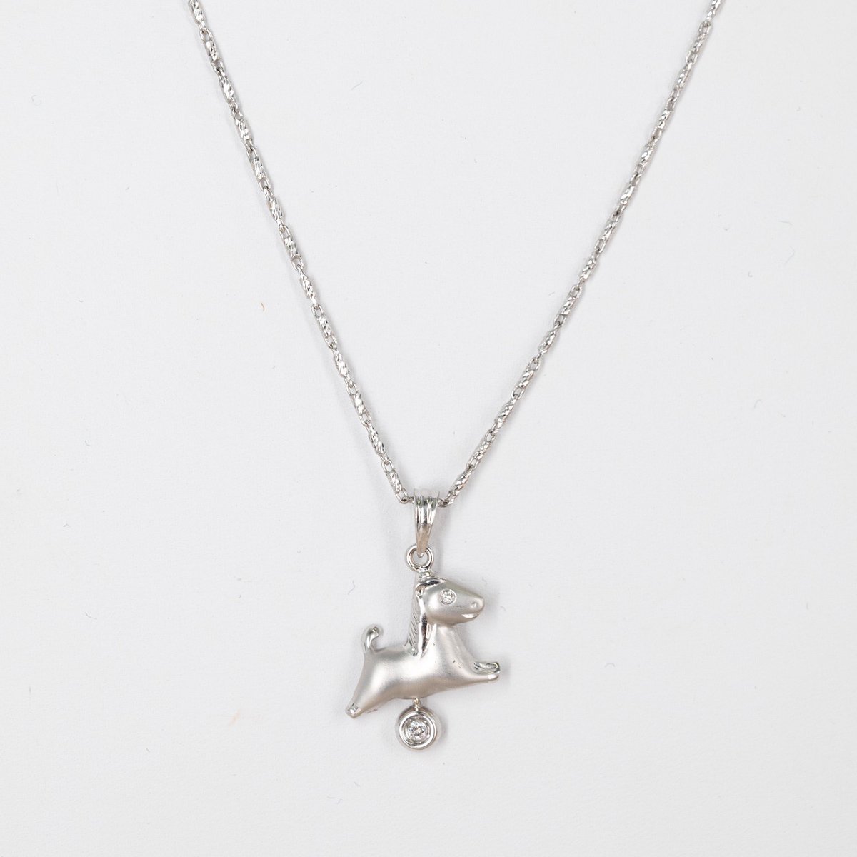 777Jewelry's tweet photo. 18k White Gold Little Pony Diamond Charm Baby Pendant🐴✨ Crafted in 18k solid white gold with a total carat of 0.05, When They wear this Pendant They'll have a reminder of their strength and that you are always there for them.  #DiamondCharm #GoldPendant #KidsJewelry #777Jewelry https://t.co/63SYOXaFpg
