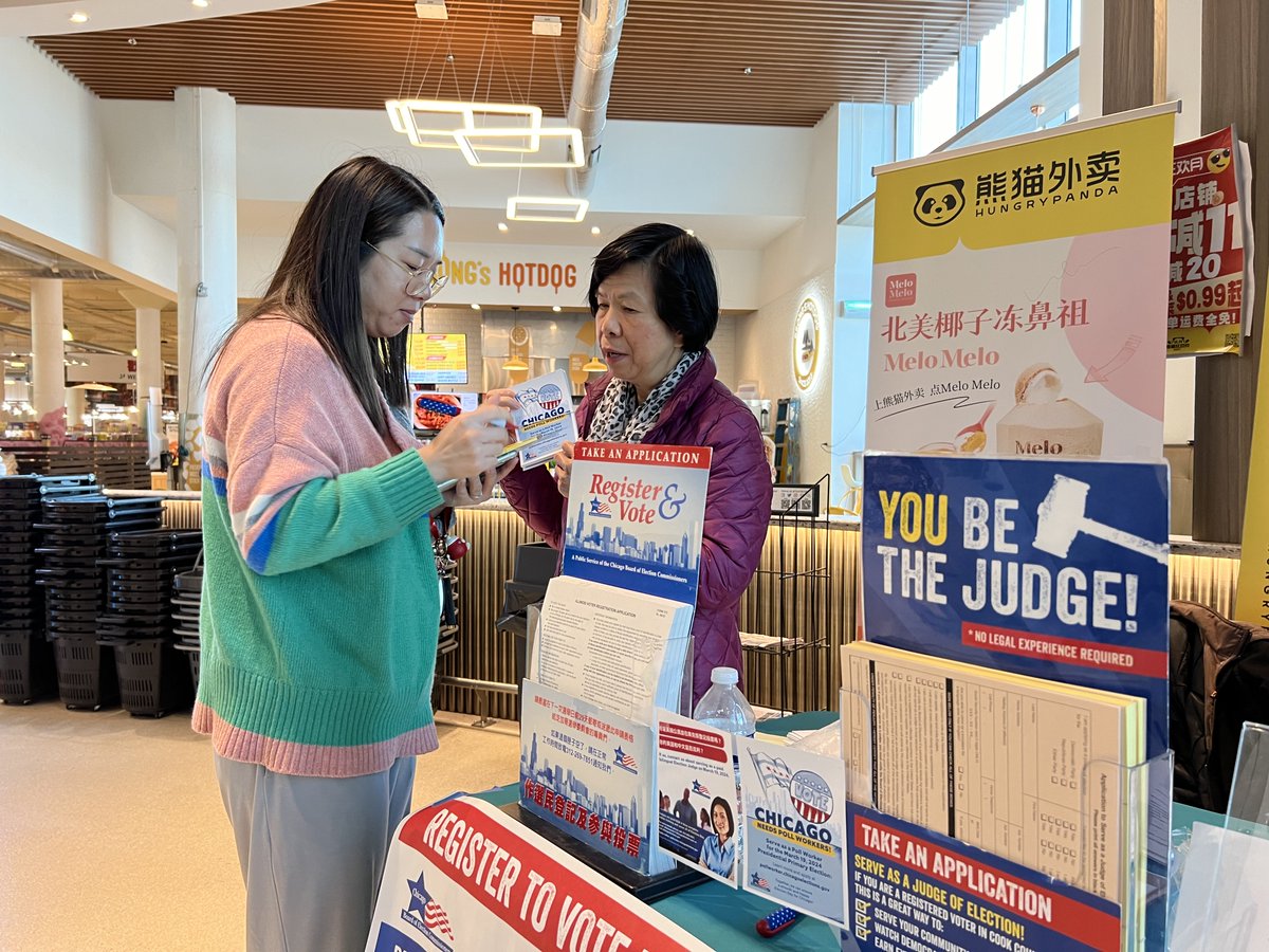 ChicagoElection's tweet photo. Jane Lau with @ChicagoElection joined @CBCACchicago at 88-Marketplace in Chinatown recently for a voter outreach event aimed at hiring bilingual election judges - do you speak English and Chinese and would like to step up to serve democracy? Apply now at https://t.co/S4V2PrFllI https://t.co/sRytdueOl6
