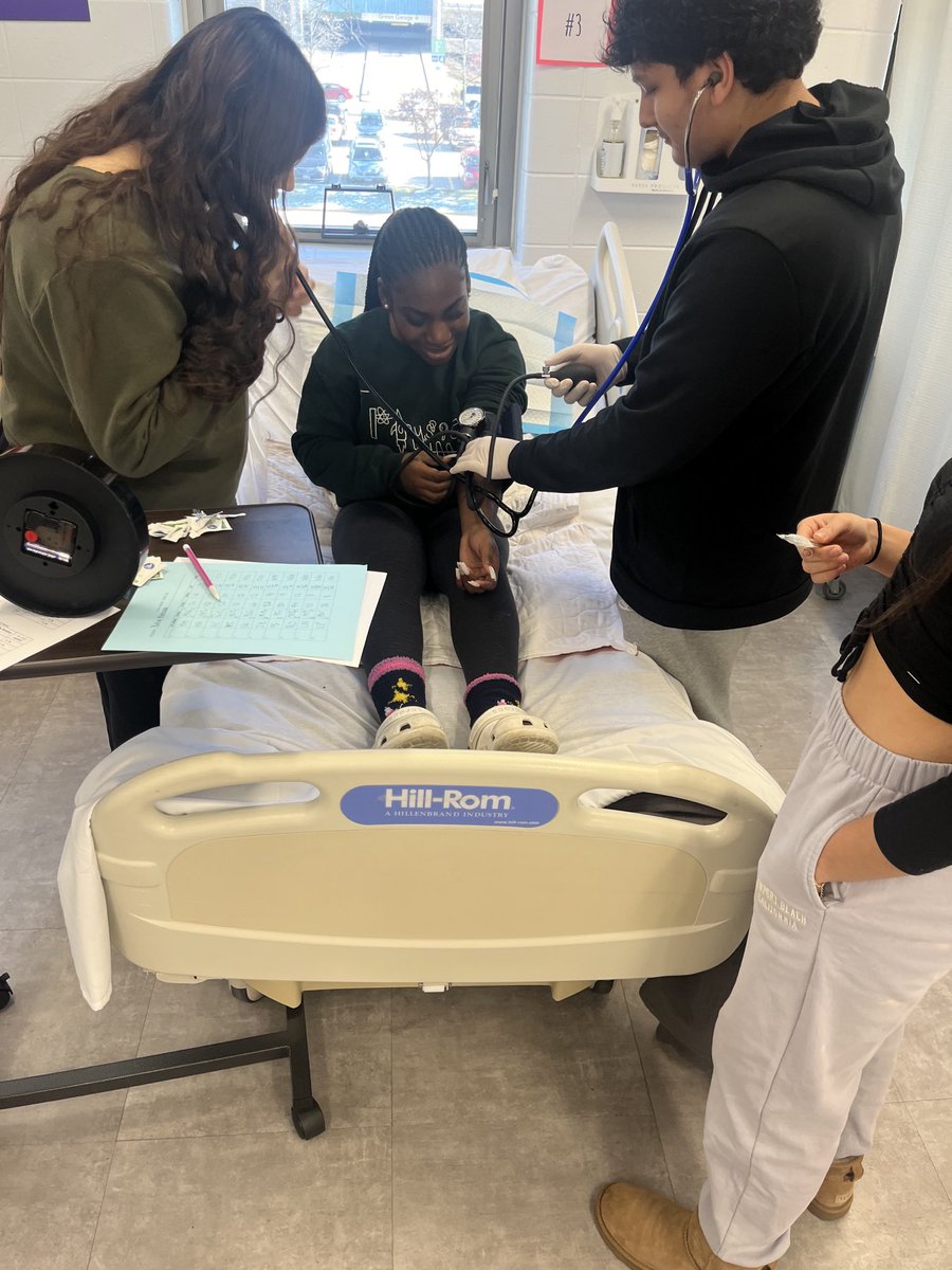 Angela Mell tweet media