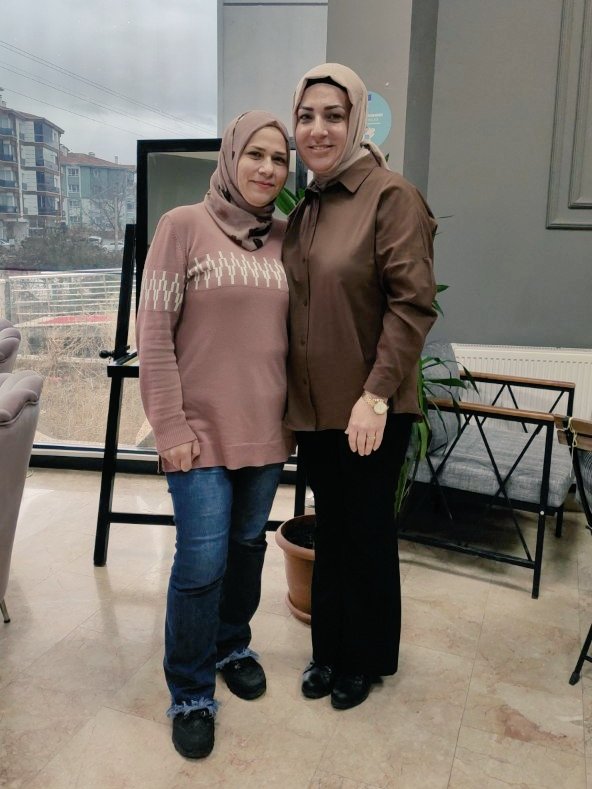 İlçemizdehizmet vermeye  başlayanişinin başında tüm özverisi ileçalışan bayan esnaflarımızıniş yerlerini Teş BşkSn: <a href="/DeryaKaraca/">Derya Karaca</a> ve yön kurulu üyeleriziyaret ederekİlçe bşk Sn: <a href="/M_simsek13/">Mustafa Şimşek</a> 'in selamınıvehayırlı olsundileklerinilettiler
<a href="/Ahmet_Davutoglu/">Ahmet Davutoğlu</a>  <a href="/OmerrUnal/">Ömer ÜNAL</a> <a href="/HakanTokach/">Hakan TOKAÇ</a>